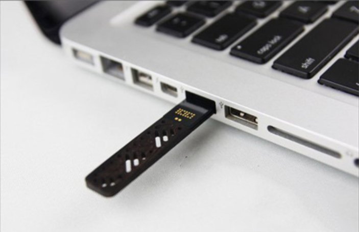 USB3.0的移动硬盘能插在USB2.0的电脑接口上使用吗？